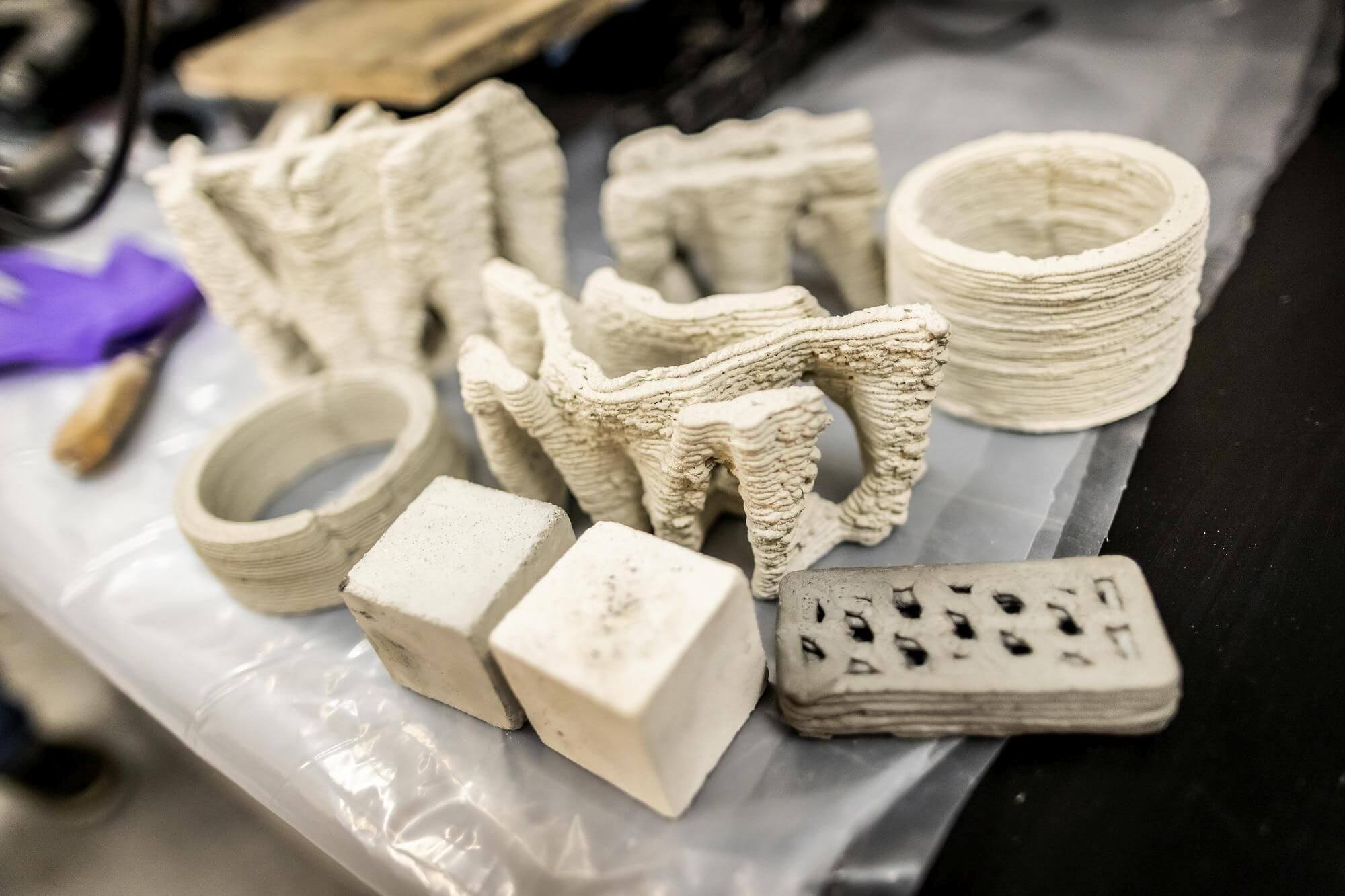 Университет Пенсильвании разработал 3D-печатаемый бетон с водорослями — поглощает CO₂ и экономит ресурсы
